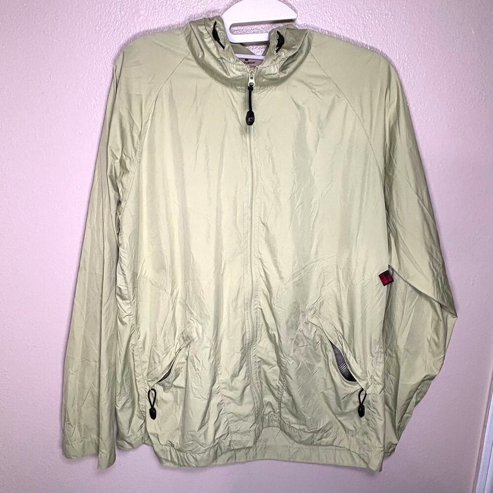 Woolrich raincoat medium green chlorophyll lightweight